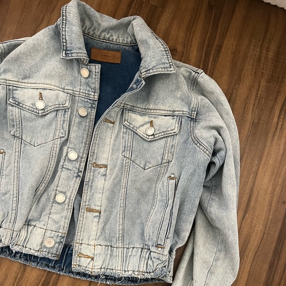 BlankNYC Light Wash Denim Jacket - Picture 7 of 8